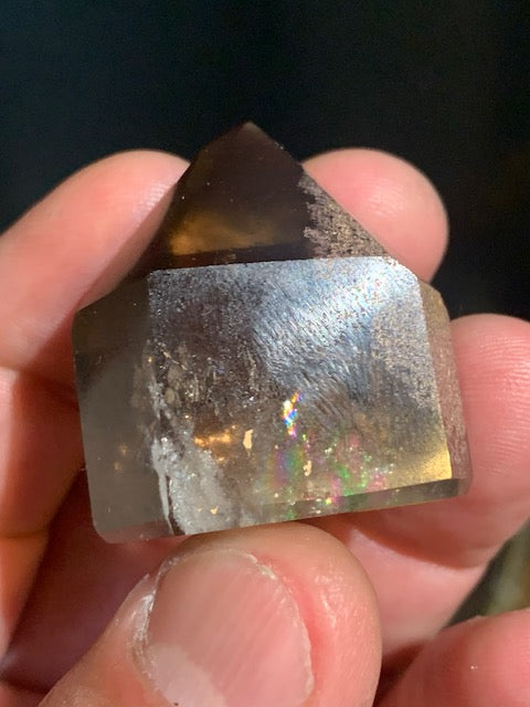 Cristal de roche fumé/ Quartz fumé, tête de pointe - 36 x 33 x 26 mm - 41,4 gr.