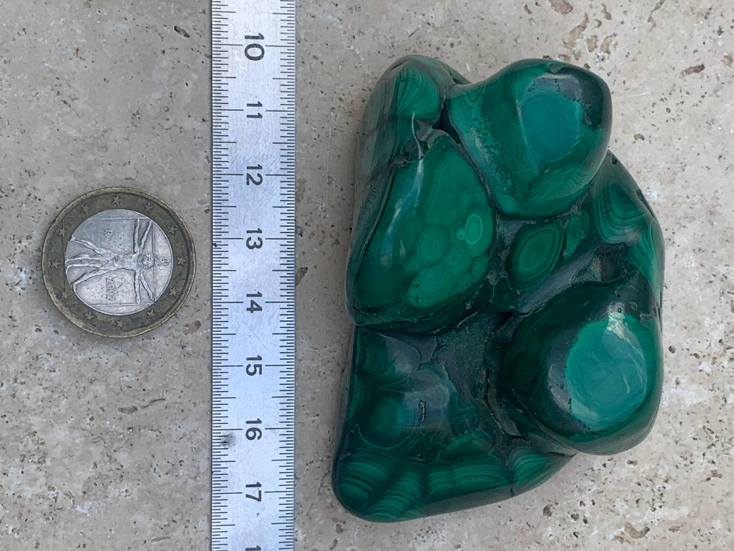 Malachite, spécimen avec nodules/ botryoïdes de 75mm x 54 x 30 - 207,7 grammes . Parfait pour une collection, exposition, décoration !