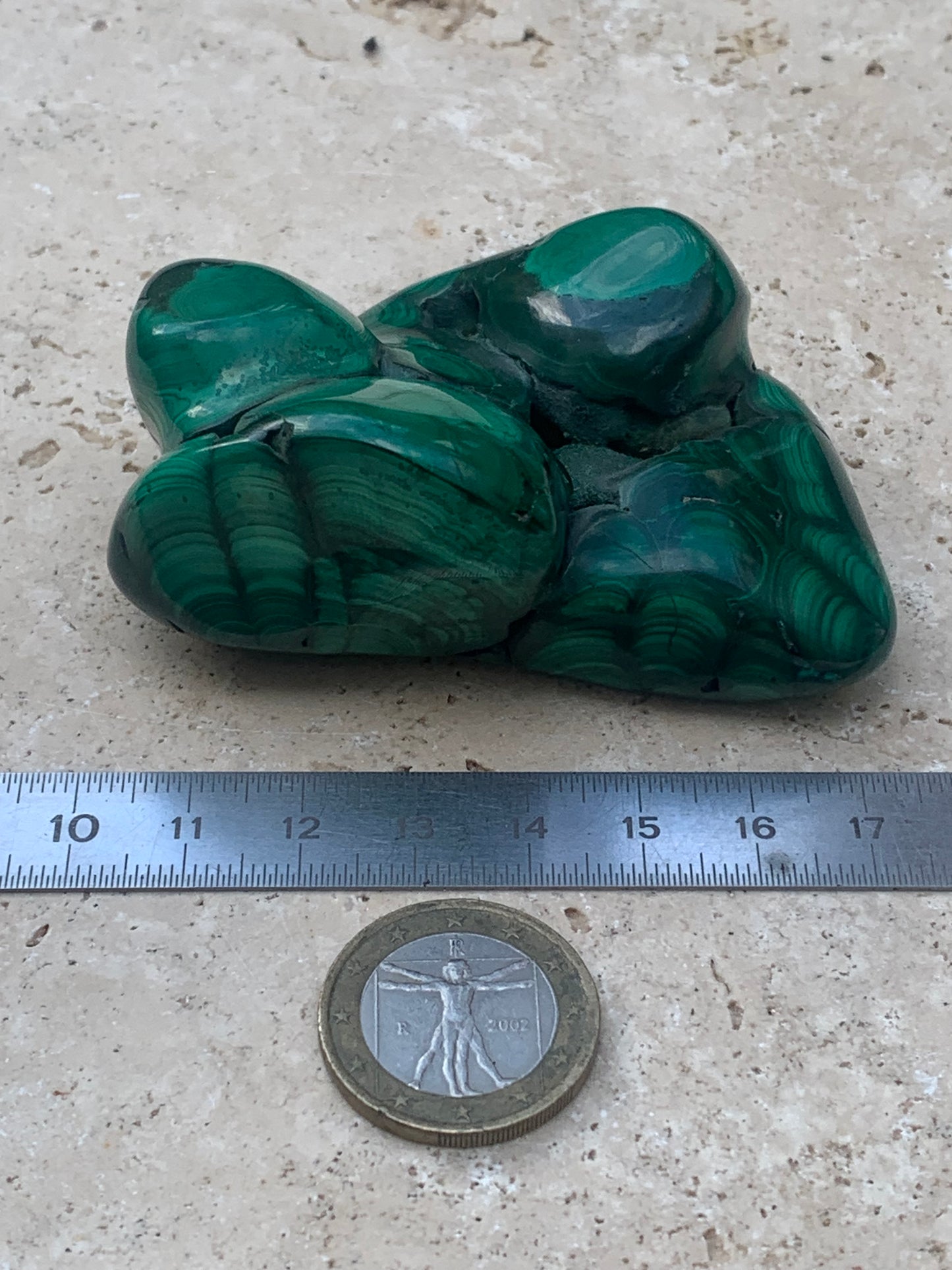 Malachite, spécimen avec nodules/ botryoïdes de 75mm x 54 x 30 - 207,7 grammes . Parfait pour une collection, exposition, décoration !