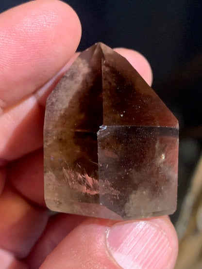 Cristal de roche fumé/ Quartz fumé, tête de pointe - 36 x 33 x 26 mm - 41,4 gr.