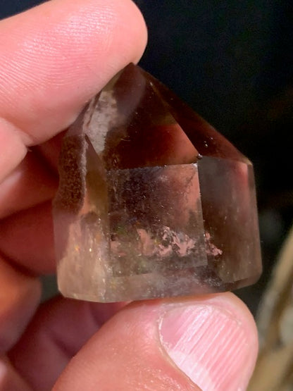 Cristal de roche fumé/ Quartz fumé, tête de pointe - 36 x 33 x 26 mm - 41,4 gr.