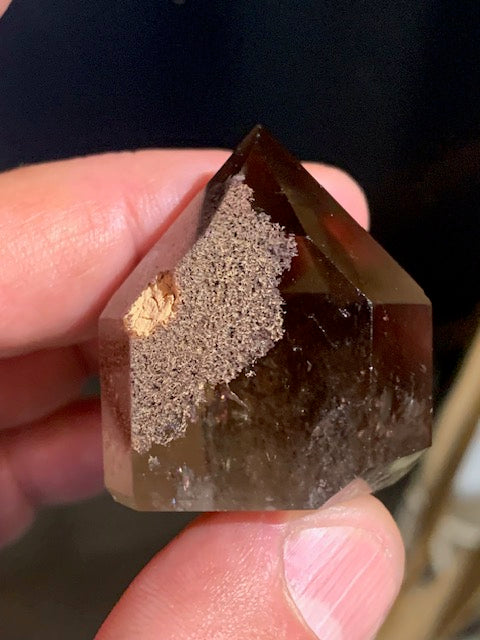 Cristal de roche fumé/ Quartz fumé, tête de pointe - 36 x 33 x 26 mm - 41,4 gr.