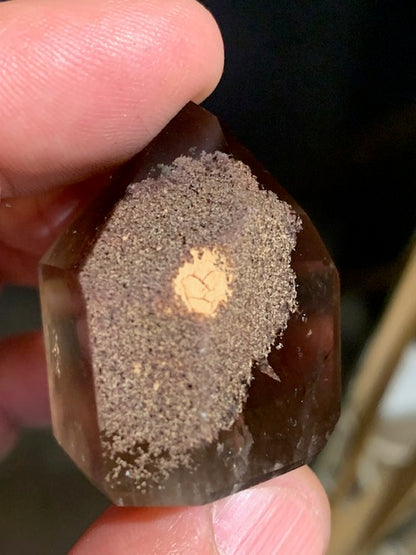 Cristal de roche fumé/ Quartz fumé, tête de pointe - 36 x 33 x 26 mm - 41,4 gr.