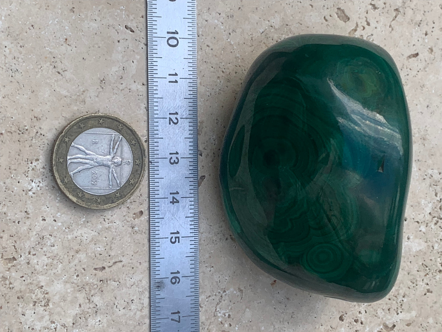 Malachite, spécimen de 65mm x 44 x 40 - 242 grammes . Parfait pour une collection, exposition, décoration !