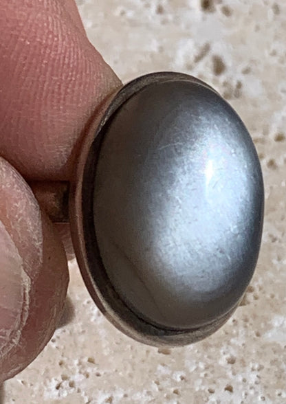 Superbe bague en Pierre de lune grise d'Inde, montée Argent 0.925, taille 56. Superbe pierre au reflets brillants !