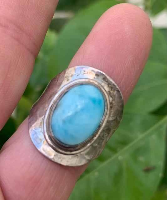 Bague en Larimar, montée Argent 0.925. Superbe pierre au bleu qui rappelle l'océan !