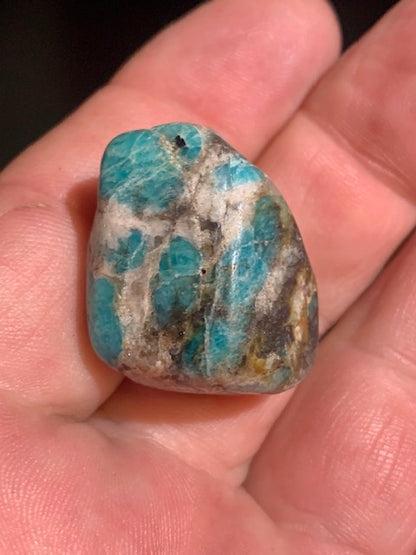Amazonite, pierre roulée - ± 27 x 26 x 19 mm - 18,4 gr.