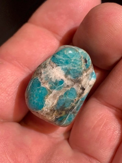 Amazonite, pierre roulée - ± 27 x 26 x 19 mm - 18,4 gr.