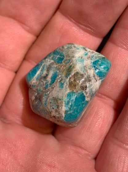 Amazonite, pierre roulée - ± 27 x 26 x 19 mm - 18,4 gr.