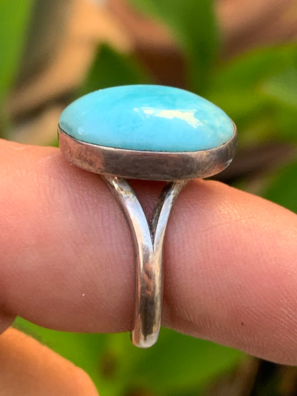 Impressionnante bague en Larimar, montée Argent 0.925, taille 60 Fr. Superbe pierre au bleu qui rappelle l'océan !