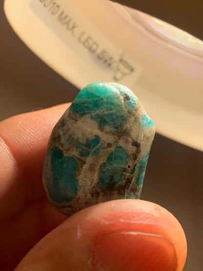 Amazonite, pierre roulée - ± 27 x 26 x 19 mm - 18,4 gr.
