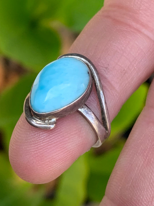 Élégante bague en Larimar, montée Argent 0.925, taille 50 Fr. Superbe pierre au bleu qui rappelle l'océan !