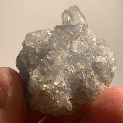 Topaze bleue, spécimen brut - ± 41 x 36 x 28 mm - 48 gr.