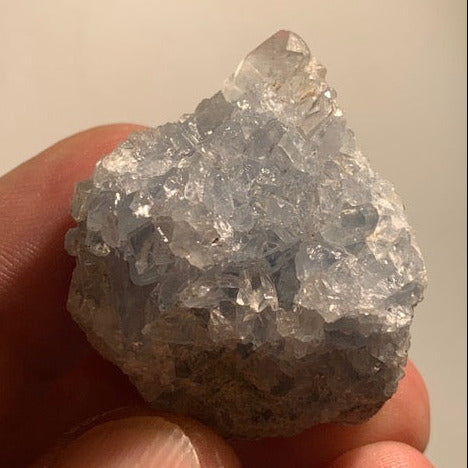 Topaze bleue, spécimen brut - ± 41 x 36 x 28 mm - 48 gr.