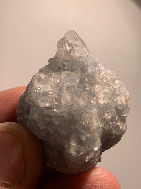 Topaze bleue, spécimen brut - ± 41 x 36 x 28 mm - 48 gr.