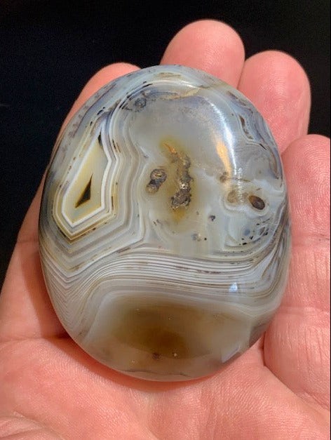 Agate Rubanée - Galet de taille L : 65 x 53 x 28 millimètres - 136 grammes