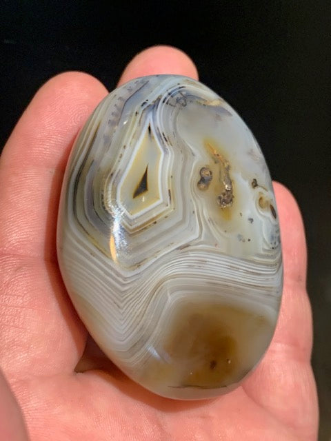 Agate Rubanée - Galet de taille L : 65 x 53 x 28 millimètres - 136 grammes