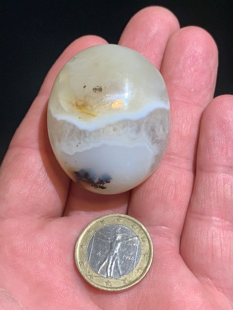 Agate Rubanée - Galet - 46 x 38 x 23 millimètres - 59,8 grammes