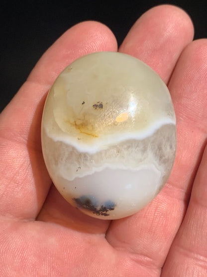 Agate Rubanée - Galet - 46 x 38 x 23 millimètres - 59,8 grammes
