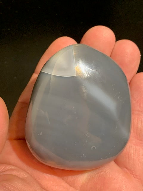 Agate enhydre ou Agate à eau - Galet de taille L - 60 x 56 x 39 millimètres - 216 grammes