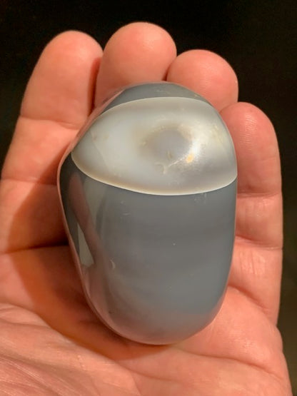 Agate enhydre ou Agate à eau - Galet de taille L - 60 x 56 x 39 millimètres - 216 grammes