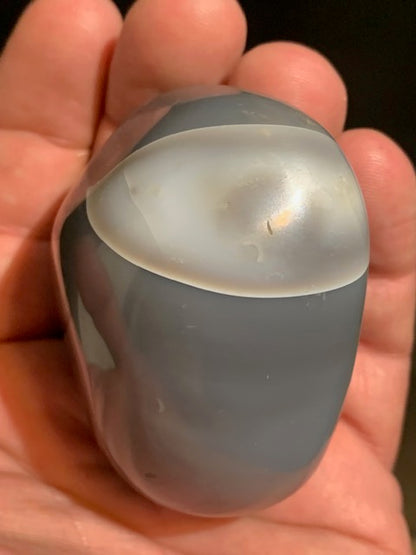 Agate enhydre ou Agate à eau - Galet de taille L - 60 x 56 x 39 millimètres - 216 grammes