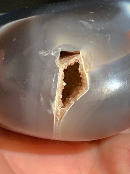 Agate enhydre ou Agate à eau - Galet de taille L - 70 x 57 x 31 millimètres - 191 grammes