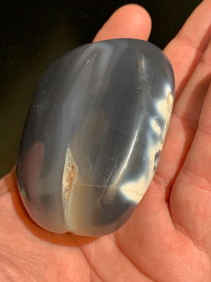 Agate enhydre ou Agate à eau - Galet de taille L - 70 x 57 x 31 millimètres - 191 grammes