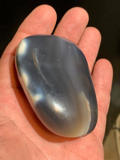 Agate enhydre ou Agate à eau - Galet de taille L - 70 x 57 x 31 millimètres - 191 grammes