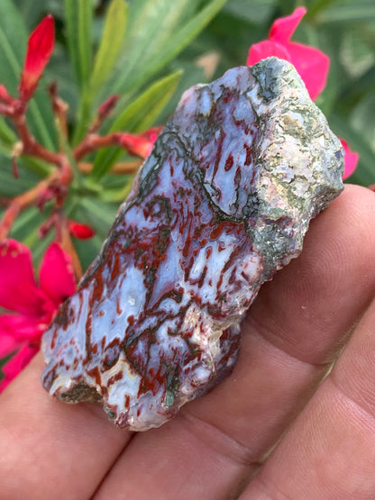 Agate mousse, magnifique spécimen de 62x50x22mm - 60,7 grammes. Des dessins et couleurs rares et uniques !
