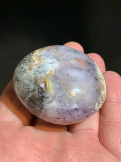 Agate dentritique ou dentrique - Galet de taille L : 55 x 52 x 32 millimètres - 123,2 grammes