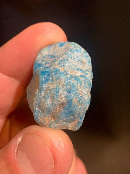 Apatite bleue – spécimen brut – 32 × 28 × 19 mm – 24 g
