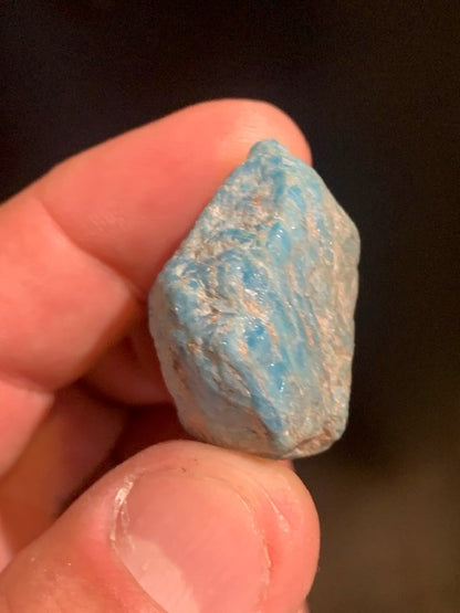 Apatite bleue – spécimen brut – 32 × 28 × 19 mm – 24 g