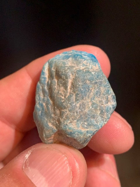 Apatite bleue – spécimen brut – 32 × 28 × 19 mm – 24 g