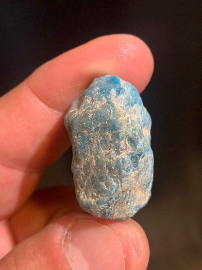 Apatite bleue – spécimen brut – 32 × 28 × 19 mm – 24 g