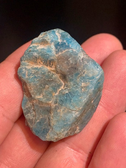 Apatite bleue – spécimen brut – 40 × 33 × 22 mm – 32,9 g