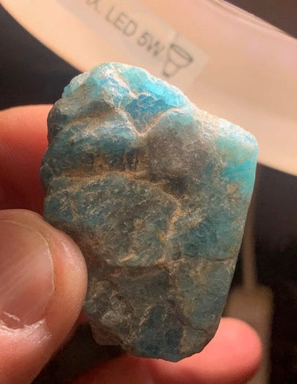 Apatite bleue – spécimen brut – 40 × 33 × 22 mm – 32,9 g