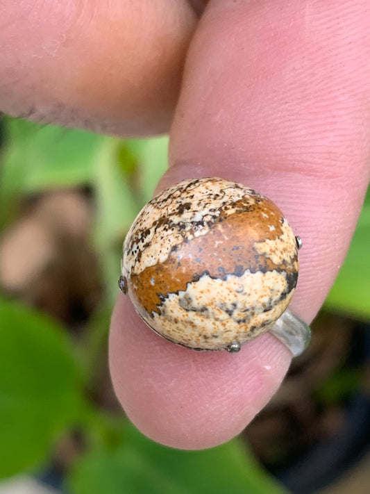 Bague en 'jaspe paysage', non teintée, cabochon en pierre collée sur anneau pré-montée en laiton couleur argent ! Taille réglable d'environ 50 à 60 Fr.