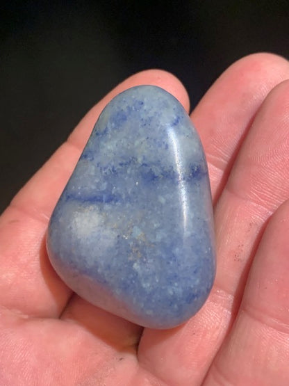 Dumortiérite – Pierre roulée – 47 × 38 × 12 mm – 30 g