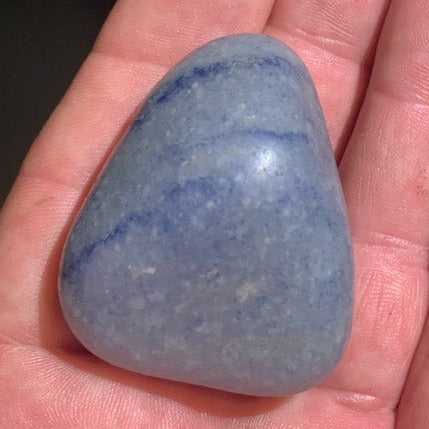 Dumortiérite – Pierre roulée – 47 × 38 × 12 mm – 30 g