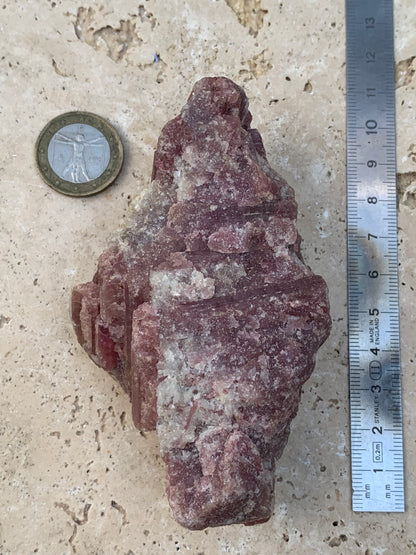 Tourmaline Rubellite, spécimen naturel de 103 x 61 x 34 mm - 264 grammes. Une très belle et unique pièce !
