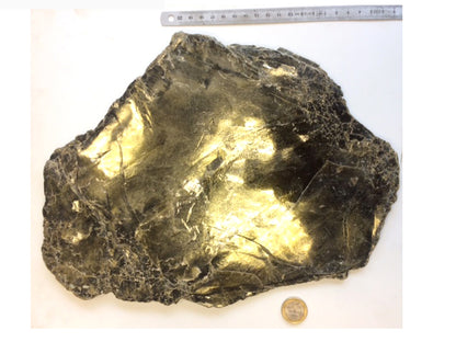 Mica noir ou Biotite  - Tranche naturelle de 250 grammes - de 40 x 30 x 10mm ! Superbe et pièce rare !