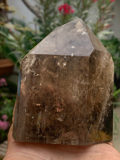 Cristal de roche fumé/ Quartz fumé, pointe laser de 105 x 82 x 49 mm - 553 grammes. Magnifique pièce pour exposition, lithothérapie, collection !
