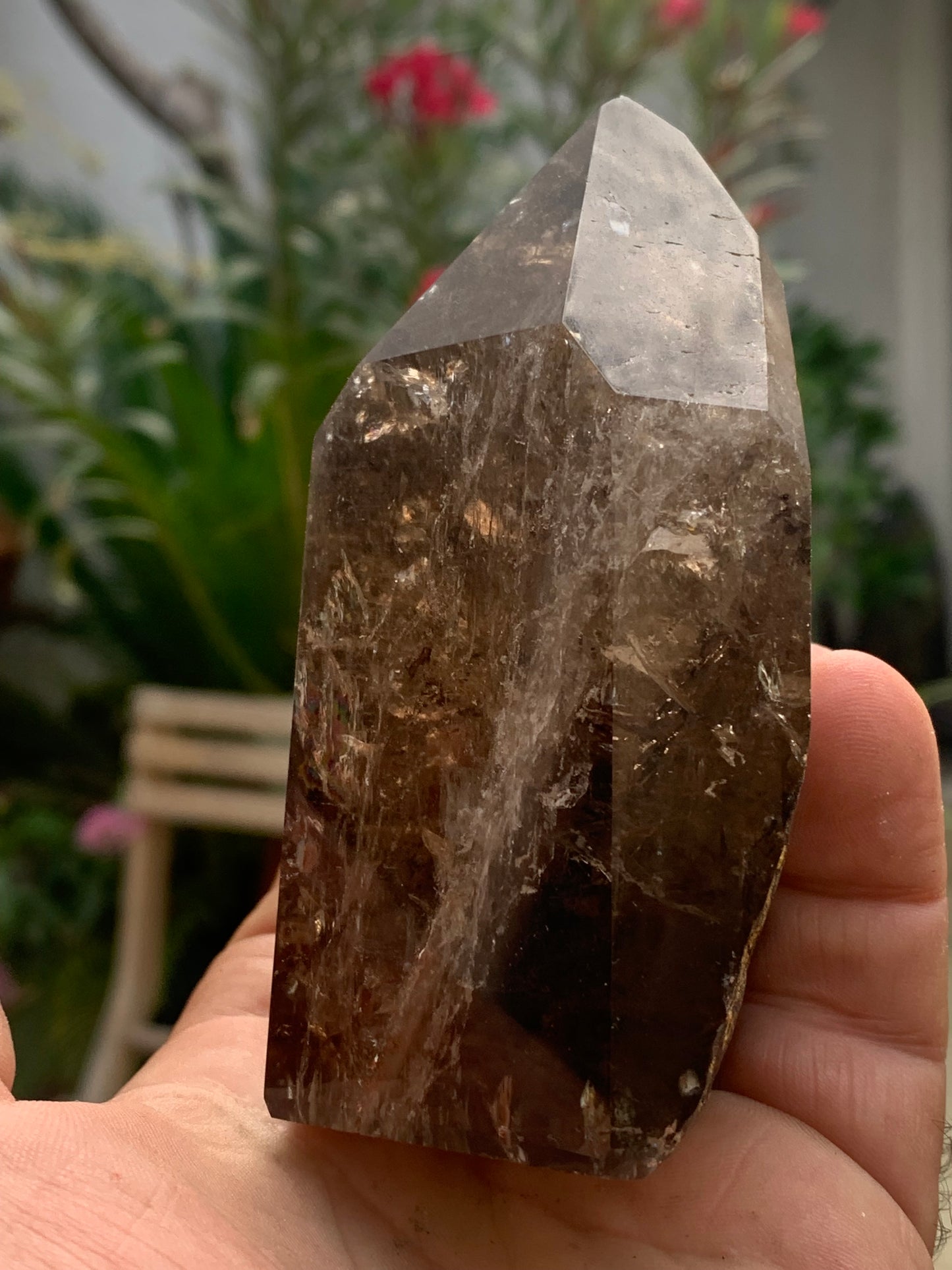 Cristal de roche fumé/ Quartz fumé, pointe laser de 105 x 82 x 49 mm - 553 grammes. Magnifique pièce pour exposition, lithothérapie, collection !