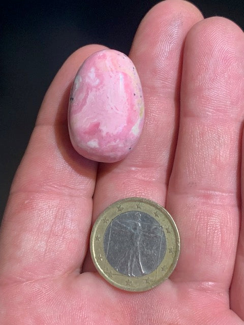 Rhodochrosite - Pierre roulée de 29 x 20 x 19 mm - 19,9 gr.