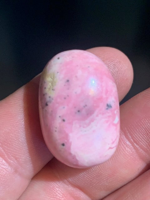 Rhodochrosite - Pierre roulée de 29 x 20 x 19 mm - 19,9 gr.