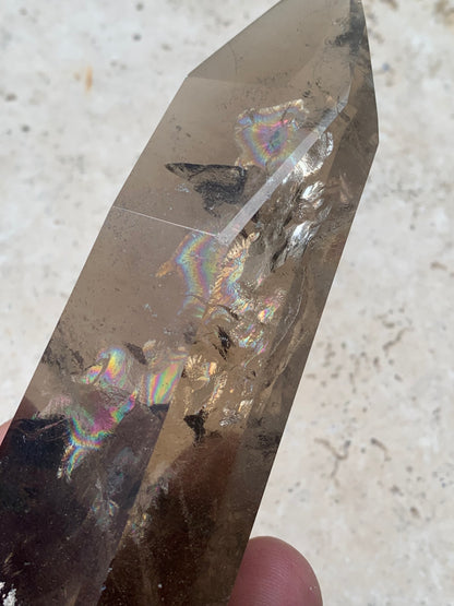 Cristal de roche fumé/ Quartz fumé, pointe laser de 160 x 50 x 44 mm - 446 grammes. Magnifique pièce pour exposition, lithothérapie, collection !