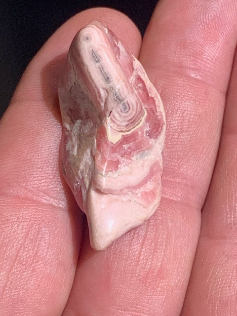 Rhodochrosite - Pierre roulée de 40 x 20 x 16 mm - 15,2 gr.