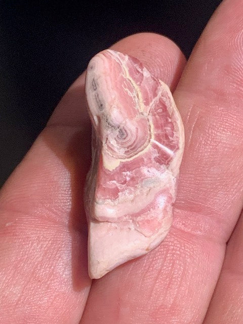 Rhodochrosite - Pierre roulée de 40 x 20 x 16 mm - 15,2 gr.