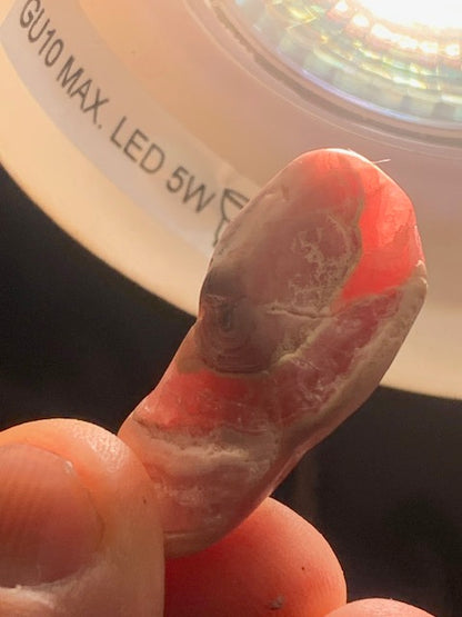 Rhodochrosite - Pierre roulée de 40 x 20 x 16 mm - 15,2 gr.